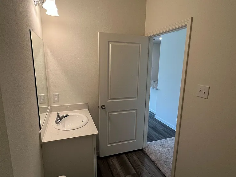 752 Richmond Dr — Photo 28