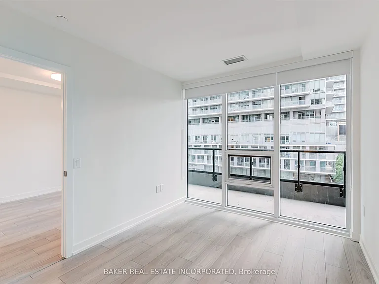 223 Redpath Ave #202 — Photo 3