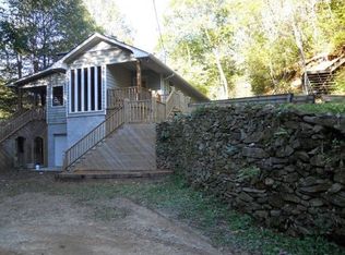 766 Nantahala Dam Dr, Topton, NC 28781