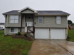 7315 E 122nd St, Grandview, MO 64030