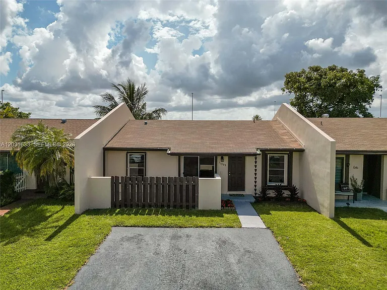 11903 SW 110th Street Cir E #11903 — Photo 47