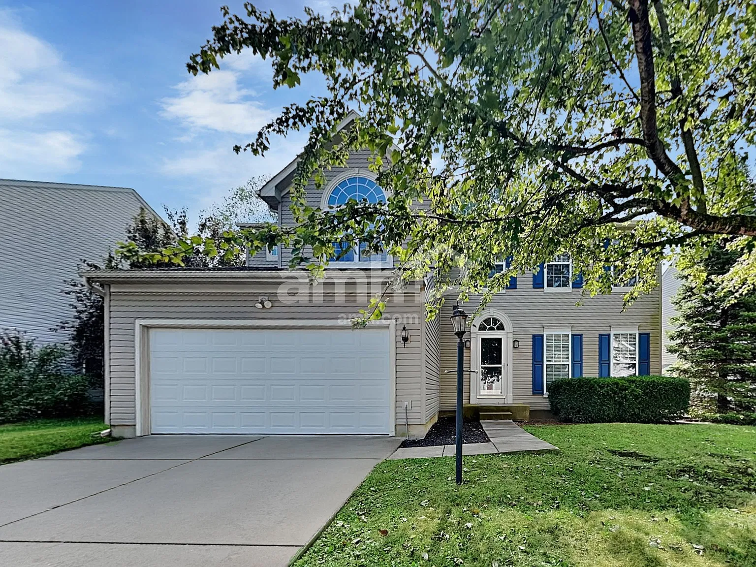 4 bed, 2.5 bath, 2414 sqft, $2,770 — Photo 1