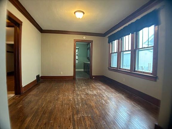 4th image of 2103 W Barker Ave