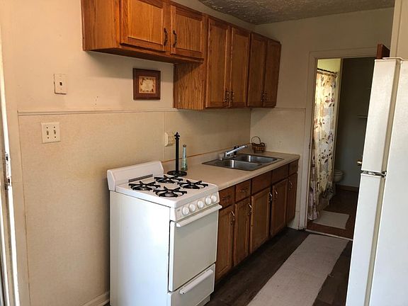 4th image of 740 Weghorst St