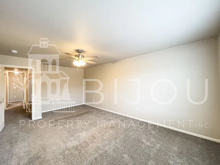 7661 Silver Larch Point — Photo 14