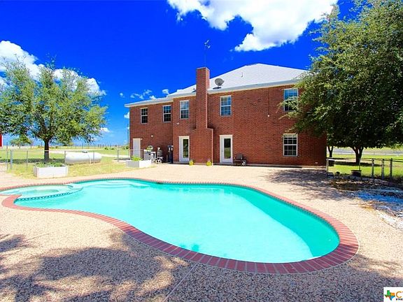 2nd image of 643 Lake Valley Dr
