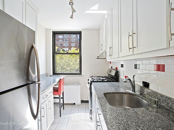 4th image of 420 E 51st St APT 6B