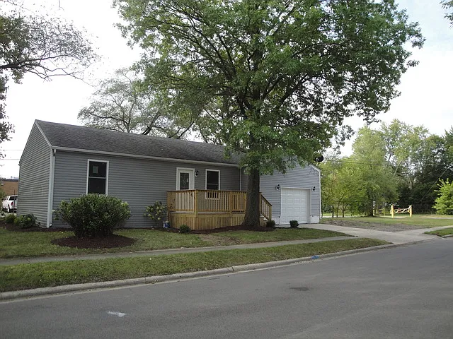 403 Laurel Ave photo 1