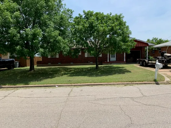 72 SW 45th St, Lawton, OK 73505