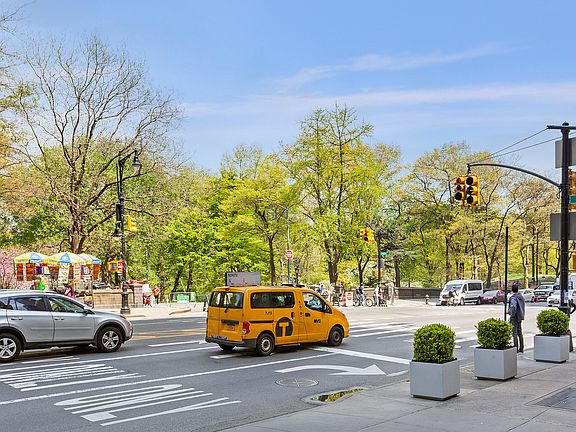 5th image of 200 Central Park S APT 9K