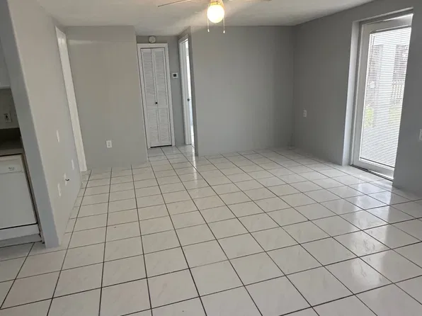 2187 Park Rd, Venice, FL 34293