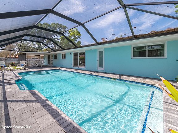 2nd image of 525 Bahama Dr
