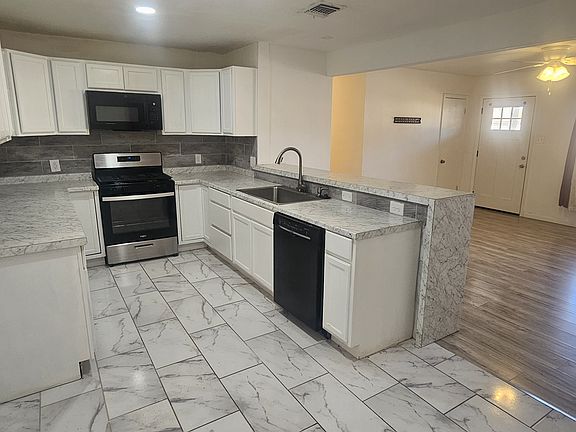 4th image of 4802 Sheryl St