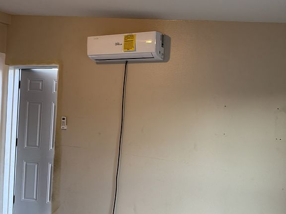 3rd image of 27020 Cottonwood Ave #2