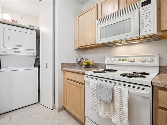 4th image of 222 N Columbus Dr APT 508