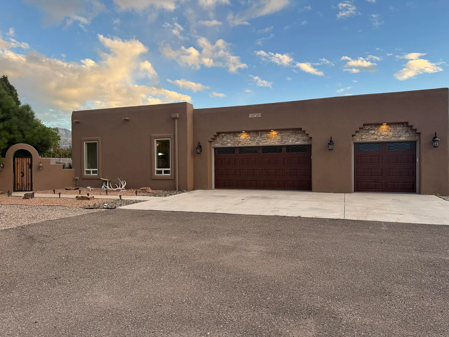 5 bed, 4.0 bath, 4833 sqft, $5,000 — Photo 3