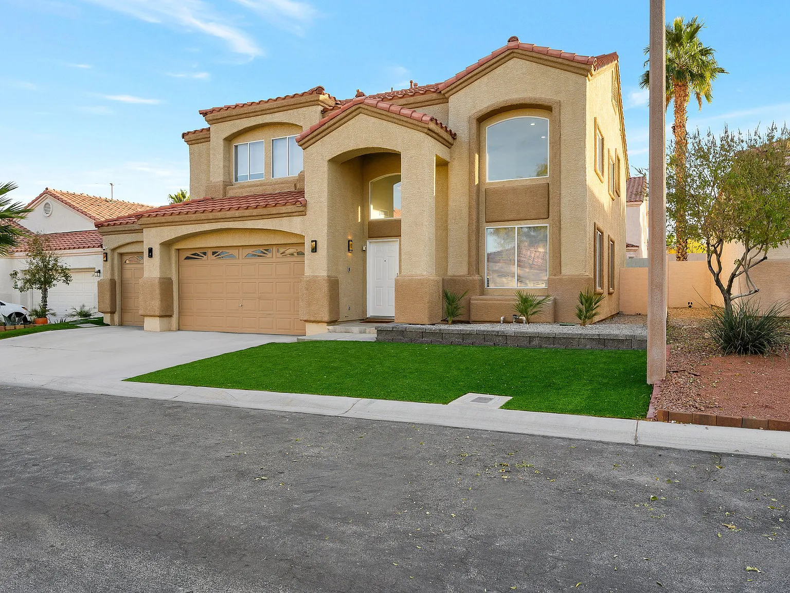 8009 Nestled Vista Ave — Photo 3