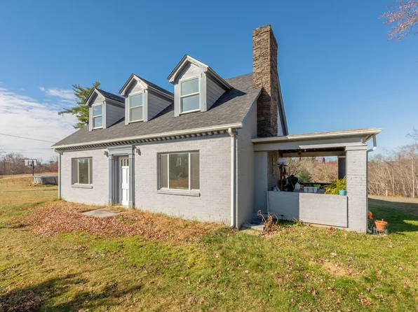 330 Parkway Ln S, Floyd, VA 24091