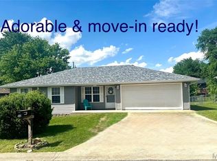 1129 Lacy Dr, Lebanon, MO 65536