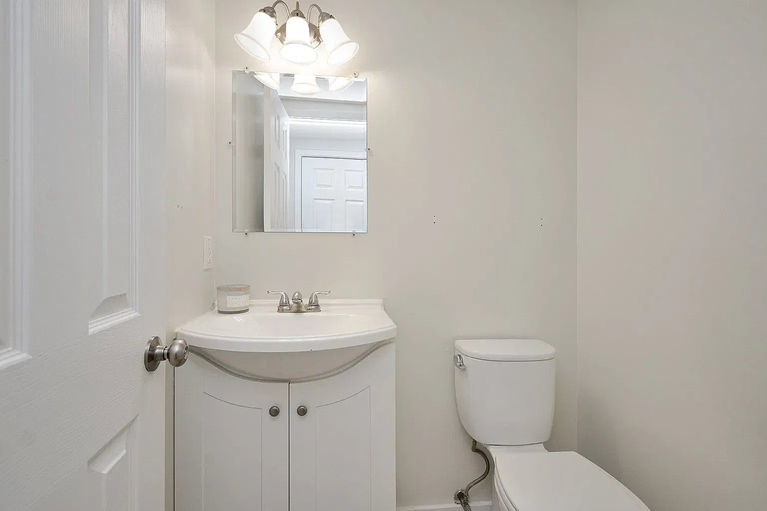3 bed, 1.5 bath, 1485 sqft, $1,650 — Photo 1