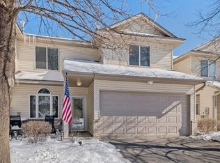 1109 Crystal Ct, Chaska, MN 55318