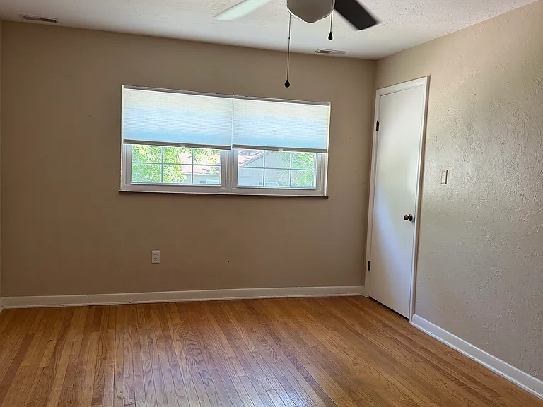 1695 Wiltshire Blvd — Photo 7