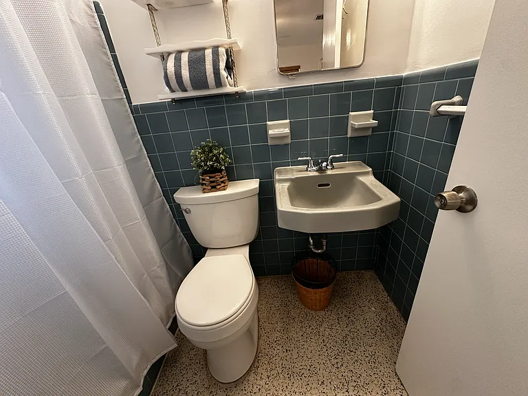 950 E Dayton Cir — Photo 19
