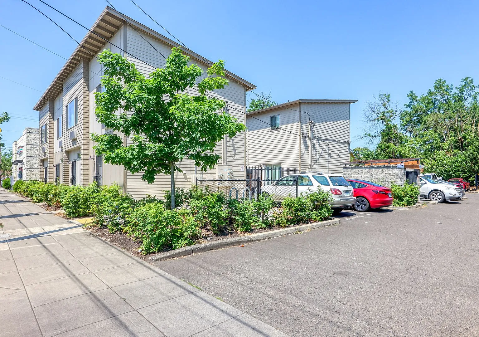 Holgate 8 Apartments — Photo 3