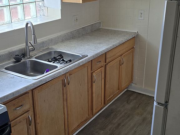 4th image of 7919 S Winchester Ave