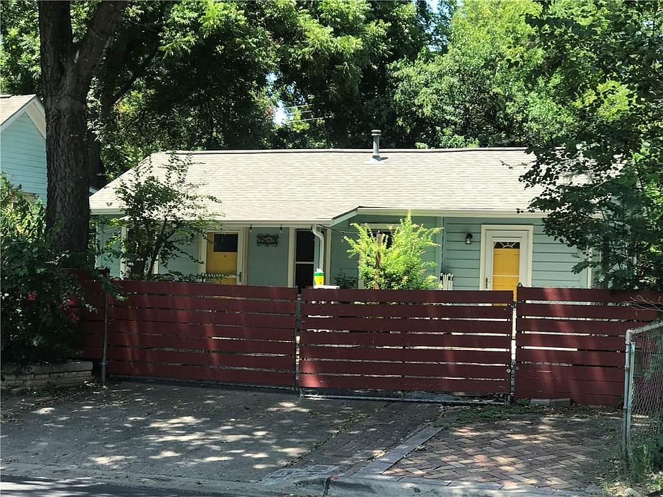 2nd image of 2610 Canterbury St