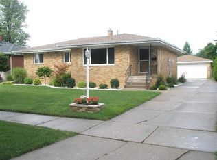 8202 Kraay Ave, Munster, IN 46321