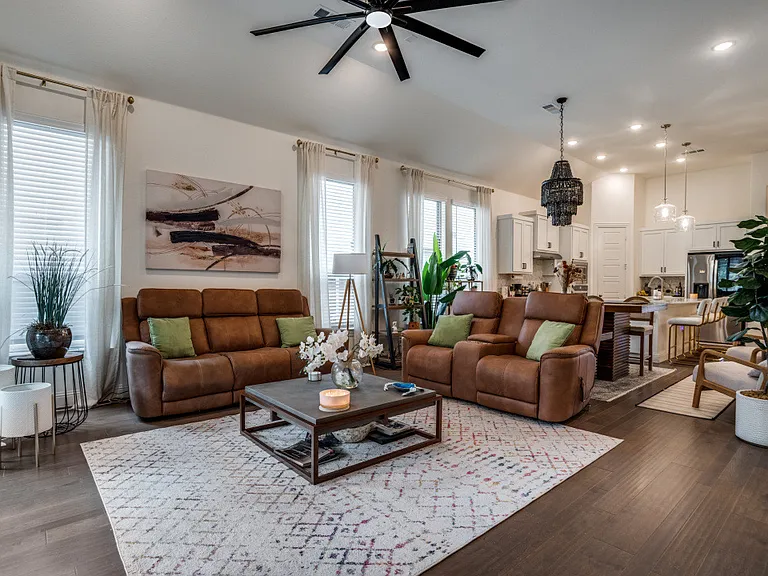 8205 Legacy Trl — Photo 5