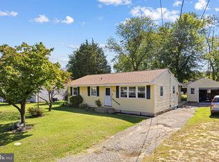 413 Hickory Ln, Mount Laurel, NJ 08054