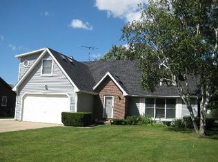 207 W Kendall Dr, Yorkville, IL 60560