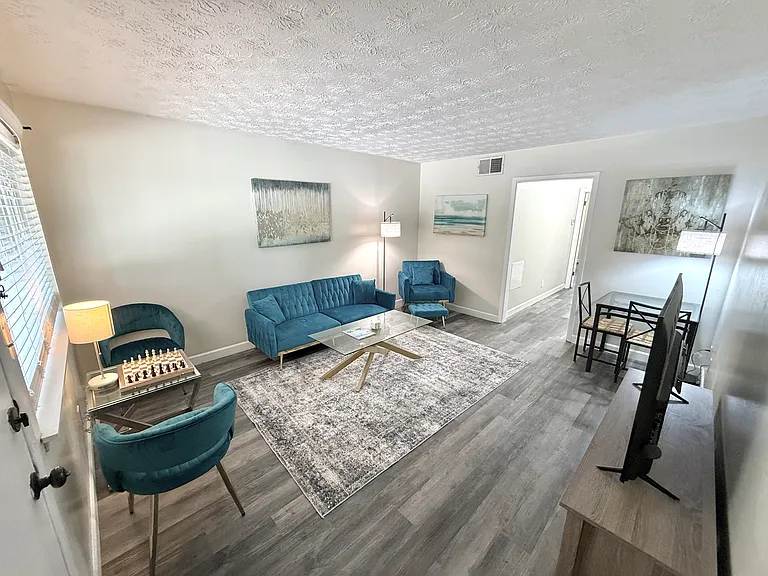 243 Crest St #4 — Photo 9