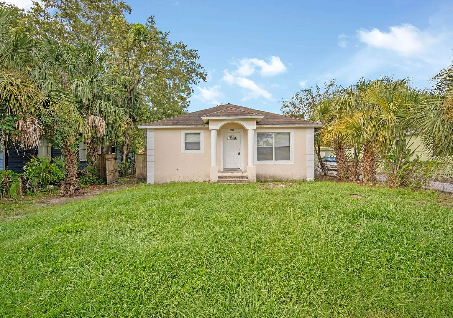 Charming 3-Bedroom, 2-Bath Home Near Downtown Tampa & University of Tampa Available Now! — Photo 1
