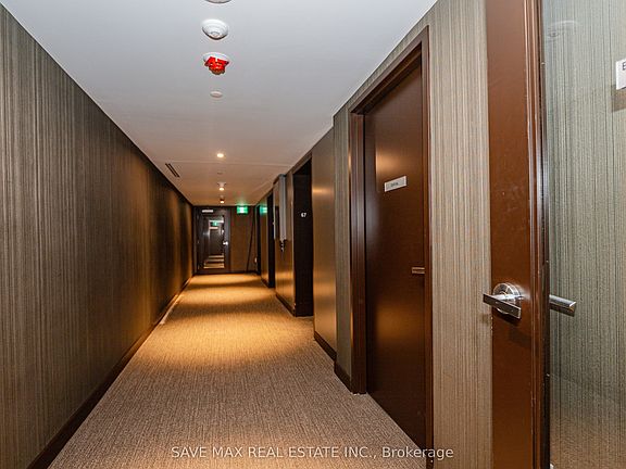 5th image of 448 Burnhamthorpe Rd W #6701