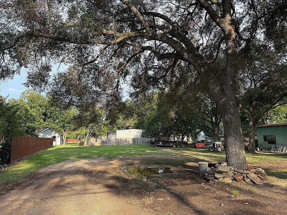 2nd image of 2513 3rd St
