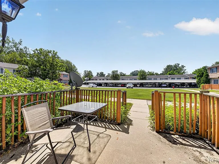 16515 Terrace Village Dr — Photo 58
