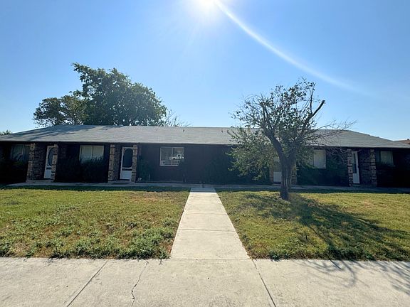2nd image of 2211 Cascade Dr #D
