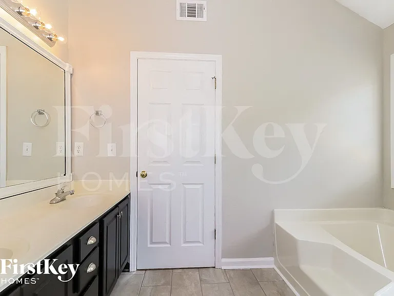 6325 Wilmington Way — Photo 7