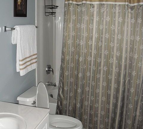 2nd Bathroom