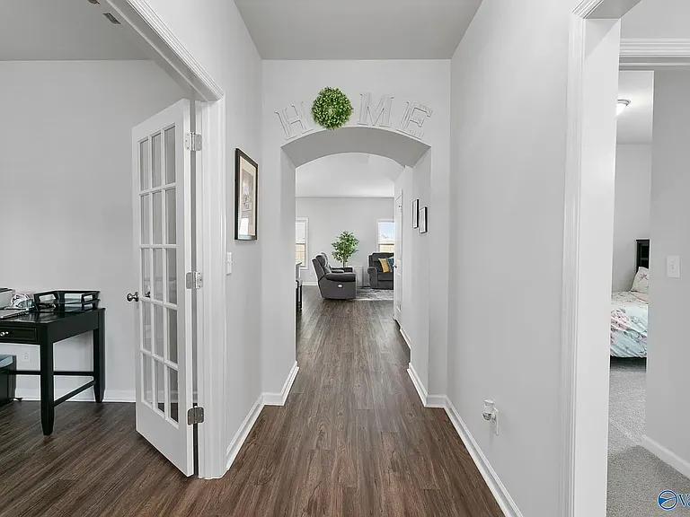 216 Portrait St — Photo 8