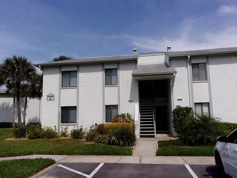 132 E Cypress Ct — Photo 1