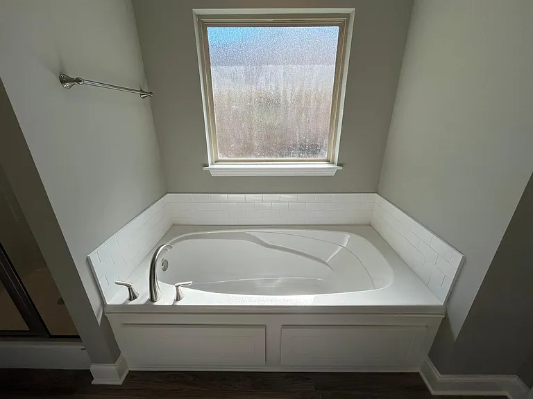 541 Silver Hl — Photo 19