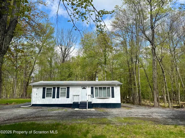 86 Windsor Rd, Hawley, PA 18428