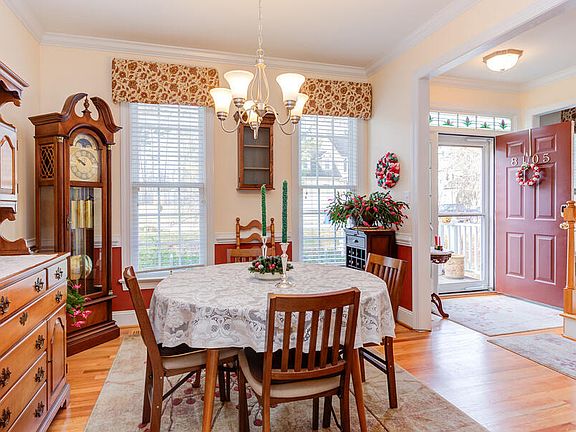 5th image of 8105 Mackenzie Ct