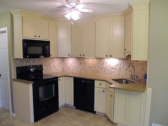 4th image of 40 Heritage Ln Unit 40