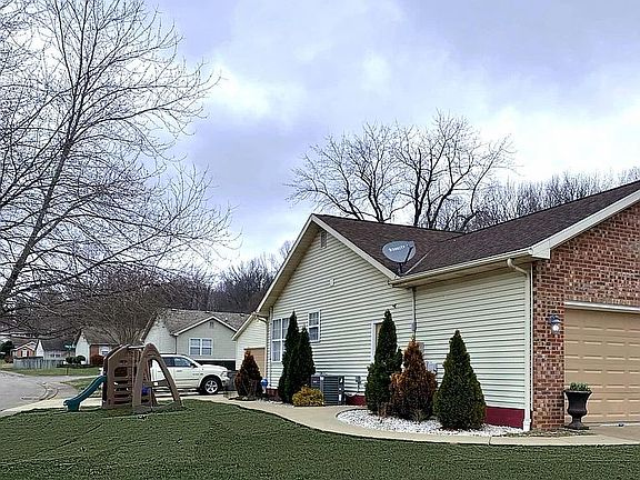 2nd image of 4709 White Oak Ct