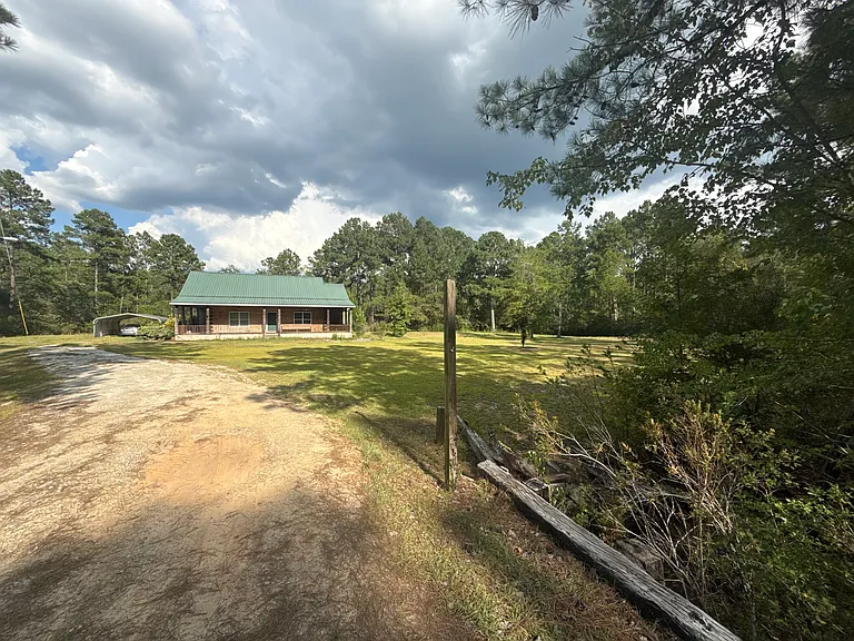 6575 Buchan Rd — Photo 2